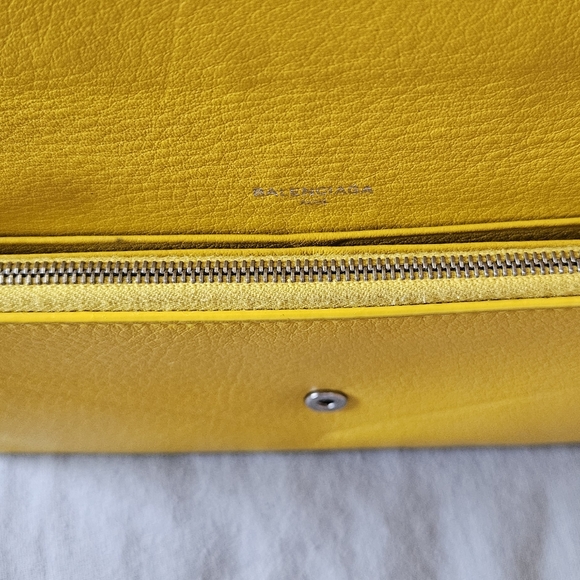 Authentic Balenciaga Wallet - Picture 13 of 16